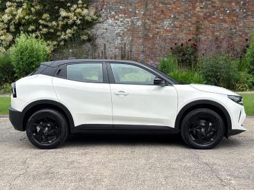 ALFA ROMEO CERTIFIED Alfa Romeo Junior 1.2 Mhev Ibrida E-dct Euro 6 (s/s) 5dr Used Car - Suv Hybrid White - Swansea - 609737_3
