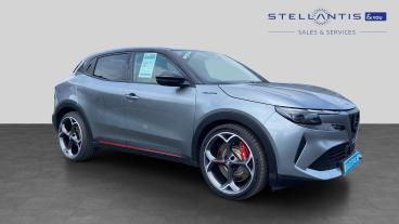 SPOTICAR Alfa Romeo Junior 54kwh Elettrica Veloce Auto 5dr Used Car - Suv Electric Multicolour - Preston - 1200610547_1