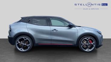 SPOTICAR Alfa Romeo Junior 54kwh Elettrica Veloce Auto 5dr Used Car - Suv Electric Multicolour - Preston - 1200610547_2