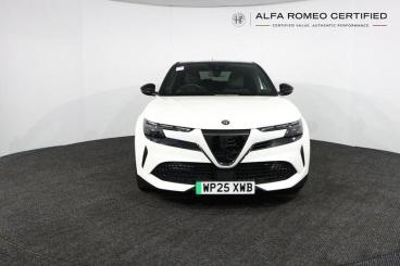 SPOTICAR Alfa Romeo Junior 54kwh Elettrica Veloce Auto 5dr Used Car - Suv Electric White - Uk - 1200611100_2