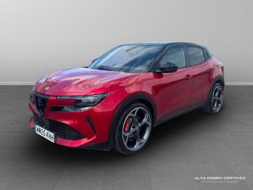 ALFA ROMEO CERTIFIED Alfa Romeo Junior  Used Car - Suv Electric Red - Slough - 612436_2