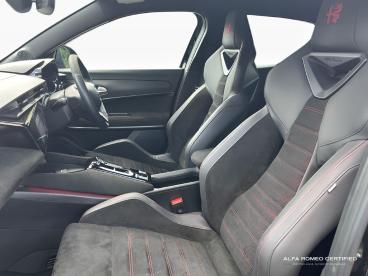 ALFA ROMEO CERTIFIED Alfa Romeo Junior  Used Car - Suv Electric Black - Colchester - 612562_2