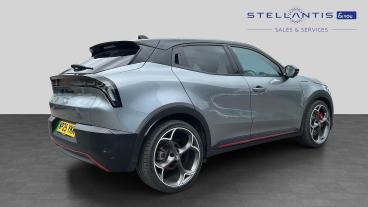 SPOTICAR Alfa Romeo Junior 54kwh Elettrica Veloce Auto 5dr Used Car - Suv Electric Black - Sale - 1200614200_3