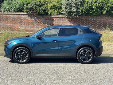 ALFA ROMEO CERTIFIED Alfa Romeo Junior 54kwh Elettrica Speciale Auto 5dr Used Car - Suv Electric Green - Hemel Hempstead - 614998_5