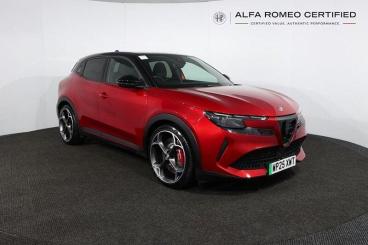 SPOTICAR Alfa Romeo Junior 54kwh Elettrica Veloce Auto 5dr Used Car - Suv Electric Red - Uk - 1200616092_1