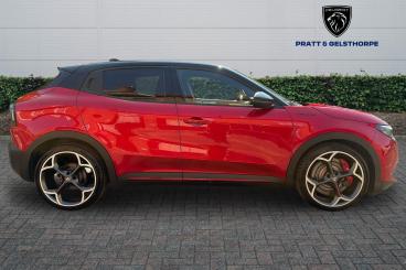 SPOTICAR Alfa Romeo Junior 54kwh Elettrica Veloce Auto 5dr Used Car - Suv Electric Red - Newark On Trent - 1200617631_4