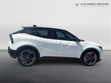ALFA ROMEO CERTIFIED Alfa Romeo Junior  Used Car - Suv Electric Black - Salford - 618812_2