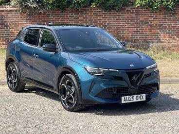 ALFA ROMEO CERTIFIED Alfa Romeo Junior 1.2 Mhev Ibrida E-dct Euro 6 (s/s) 5dr Used Car - Suv Hybrid Multicolour - Hemel Hempstead - 620614_1