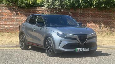 ALFA ROMEO CERTIFIED Alfa Romeo Junior 54kwh Elettrica Speciale Auto 5dr Used Car - Suv Electric Multicolour - Hemel Hempstead - 622320_1