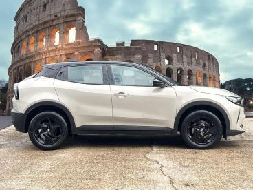 ALFA ROMEO CERTIFIED Alfa Romeo Junior 1.2 Mhev Ibrida E-dct Euro 6 (s/s) 5dr Used Car - Suv Hybrid Black - Swansea - 627481_3