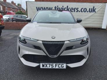 SPOTICAR Alfa Romeo Junior 1.2 Mhev Ibrida E-dct Euro 6 (s/s) 5dr Used Car - Suv Hybrid Beige - Telford - 1200627658_4