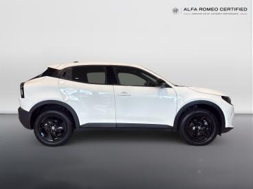 ALFA ROMEO CERTIFIED Alfa Romeo Junior 1.2 Mhev Ibrida E-dct Euro 6 (s/s) 5dr Used Car - Suv Hybrid White - Chiswick - 638636_2
