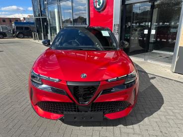 ALFA ROMEO CERTIFIED Alfa Romeo Junior  Used Car - Suv Hybrid Red - Slough - 640509_3