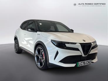 ALFA ROMEO CERTIFIED Alfa Romeo Junior  Used Car - Suv Electric White - Chiswick - 642480_1