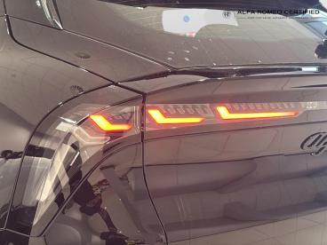 ALFA ROMEO CERTIFIED Alfa Romeo Junior 1.2 Mhev Ibrida E-dct Euro 6 (s/s) 5dr Used Car - Suv Hybrid Black - Chiswick - 642482_5