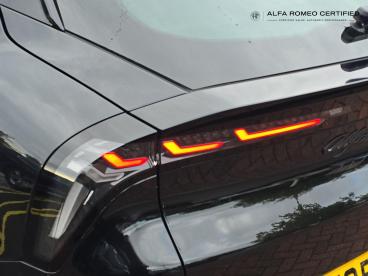 ALFA ROMEO CERTIFIED Alfa Romeo Junior 1.2 Mhev Ibrida E-dct Euro 6 (s/s) 5dr Used Car - Suv Hybrid Black - Leicester - 642683_5