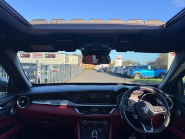 ALFA ROMEO CERTIFIED Alfa Romeo Stelvio 2.0t Veloce Auto Q4 Awd Euro 6 (s/s) 5dr Used Car - Suv Petrol Grey - Teesside - 468088_4