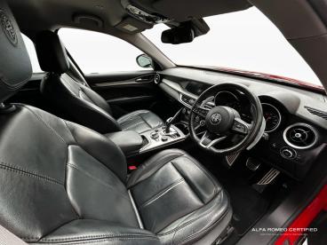 ALFA ROMEO CERTIFIED Alfa Romeo Stelvio 2.0t Sprint Auto Q4 Awd Euro 6 (s/s) 5dr Used Car - Suv Petrol Red - Slough - 500079_5