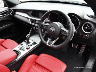 ALFA ROMEO CERTIFIED Alfa Romeo Stelvio 2.0t Veloce Auto Q4 Awd Euro 6 (s/s) 5dr Used Car - Suv Petrol Black - Nuneaton - 516441_3