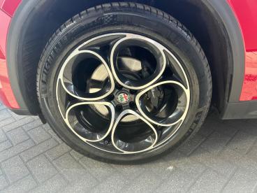 SPOTICAR Alfa Romeo Stelvio 2.0t Speciale Auto Q4 Awd Euro 6 (s/s) 5dr Used Car - Suv Petrol Red - Slough - 800521888_4