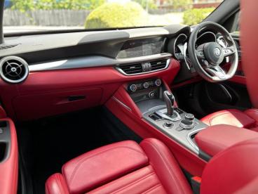 ALFA ROMEO CERTIFIED Alfa Romeo Stelvio 2.0t Veloce Auto Q4 Awd Euro 6 (s/s) 5dr Used Car - Suv Petrol Grey - Teesside - 523050_2