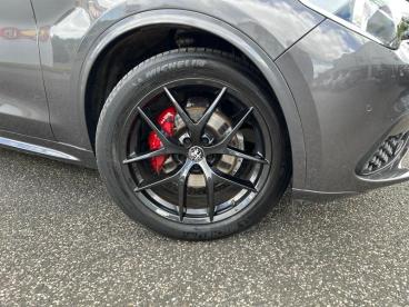 ALFA ROMEO CERTIFIED Alfa Romeo Stelvio 2.0t Veloce Auto Q4 Awd Euro 6 (s/s) 5dr Used Car - Suv Petrol Grey - Teesside - 523050_3