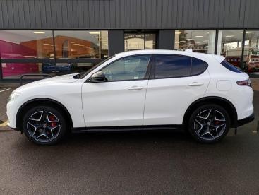 SPOTICAR Alfa Romeo Stelvio 2.0t Ti Auto Q4 Awd Euro 6 (s/s) 5dr Used Car - Suv Petrol White - Cheltenham - 1200561915_3