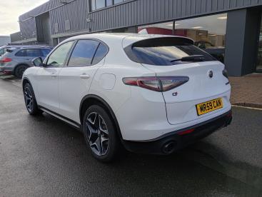 SPOTICAR Alfa Romeo Stelvio 2.0t Ti Auto Q4 Awd Euro 6 (s/s) 5dr Used Car - Suv Petrol White - Cheltenham - 1200561915_4