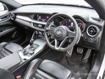SPOTICAR Alfa Romeo Stelvio 2.0t Ti Auto Q4 Awd Euro 6 (s/s) 5dr Used Car - Suv Petrol White - Nuneaton - 800583432_4