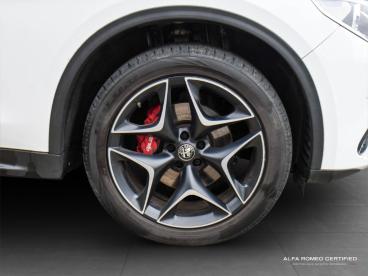 SPOTICAR Alfa Romeo Stelvio 2.0t Ti Auto Q4 Awd Euro 6 (s/s) 5dr Used Car - Suv Petrol White - Nuneaton - 800583432_5