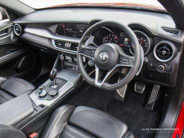 SPOTICAR Alfa Romeo Stelvio 2.0t Ti Auto Q4 Awd Euro 6 (s/s) 5dr Used Car - Suv Petrol Red - Nuneaton - 800586009_4