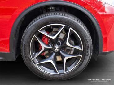 SPOTICAR Alfa Romeo Stelvio 2.0t Ti Auto Q4 Awd Euro 6 (s/s) 5dr Used Car - Suv Petrol Red - Nuneaton - 800586009_5