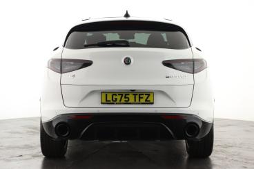 SPOTICAR Alfa Romeo Stelvio 2.0t Veloce Auto Q4 Awd Euro 6 (s/s) 5dr Used Car - Suv Petrol White - Epsom - 1200588788_2