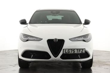 SPOTICAR Alfa Romeo Stelvio 2.0t Veloce Auto Q4 Awd Euro 6 (s/s) 5dr Used Car - Suv Petrol White - Epsom - 1200588788_5