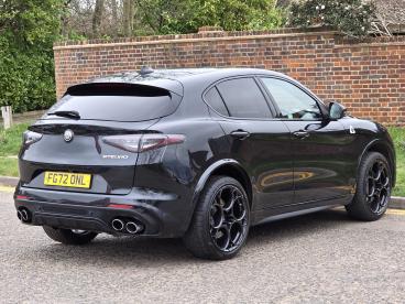 ALFA ROMEO CERTIFIED Alfa Romeo Stelvio 2.9 V6 Bi-turbo Quadrifoglio Auto Q4 Awd Euro 6 (s Used Car - Suv Petrol Black - Hemel Hempstead - 589669_4