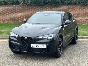 ALFA ROMEO CERTIFIED Alfa Romeo Stelvio 2.9 V6 Bi-turbo Quadrifoglio Auto Q4 Awd Euro 6 (s Used Car - Suv Petrol Black - Hemel Hempstead - 598513_4