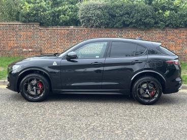 ALFA ROMEO CERTIFIED Alfa Romeo Stelvio 2.9 V6 Bi-turbo Quadrifoglio Auto Q4 Awd Euro 6 (s Used Car - Suv Petrol Black - Hemel Hempstead - 598513_5