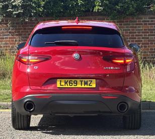 SPOTICAR Alfa Romeo Stelvio 2.0t Milano Edizione Auto Q4 Awd Euro 6 (s/s) 5dr Used Car - Suv Petrol Red - Hemel Hempstead - 800611045_4