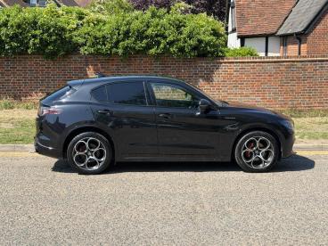 ALFA ROMEO CERTIFIED Alfa Romeo Stelvio 2.0t Veloce Auto Q4 Awd Euro 6 (s/s) 5dr Used Car - Suv Petrol Black - Hemel Hempstead - 614994_2
