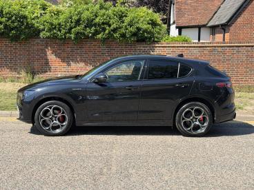 ALFA ROMEO CERTIFIED Alfa Romeo Stelvio 2.0t Veloce Auto Q4 Awd Euro 6 (s/s) 5dr Used Car - Suv Petrol Black - Hemel Hempstead - 614994_5