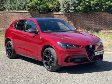ALFA ROMEO CERTIFIED Alfa Romeo Stelvio  Used Car - Suv Petrol Red - Hemel Hempstead - 615002_4