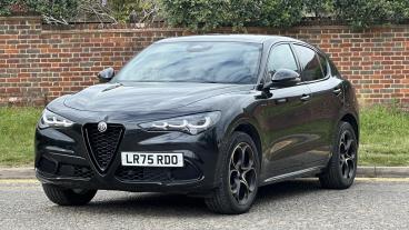 ALFA ROMEO CERTIFIED Alfa Romeo Stelvio 2.0t Intensa Auto Q4 Awd Euro 6 (s/s) 5dr Used Car - Suv Petrol Black - Hemel Hempstead - 622321_4