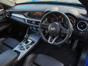 SPOTICAR Alfa Romeo Stelvio 2.0t Veloce Auto Q4 Awd Euro 6 (s/s) 5dr Used Car - Suv Petrol Blue - Nuneaton - 800624991_3
