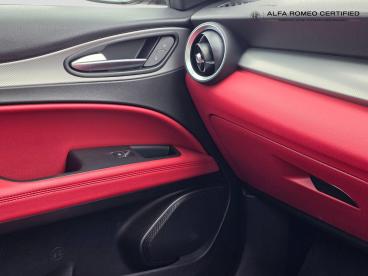 SPOTICAR Alfa Romeo Stelvio 2.0t Veloce Auto Q4 Awd Euro 6 (s/s) 5dr Used Car - Suv Petrol Black - Kidlington - 800633155_5