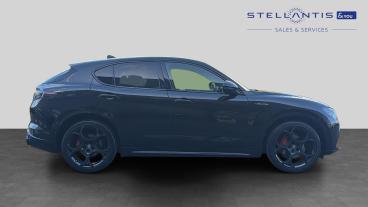 SPOTICAR Alfa Romeo Stelvio 2.0t Veloce Auto Q4 Awd Euro 6 (s/s) 5dr Used Car - Suv Petrol Black - Bristol - 1200643638_2