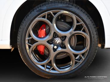 ALFA ROMEO CERTIFIED Alfa Romeo Tonale 1.3 Vgt 15.5kwh Tributo Italiano Auto Q4 Awd Euro Used Car - Suv Plug-in Hybrid White - Nuneaton - 477472_5