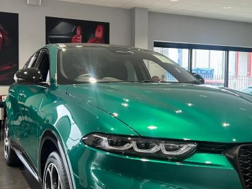 ALFA ROMEO CERTIFIED Alfa Romeo Tonale 1.3 Vgt 15.5kwh Veloce Auto Q4 Awd Euro 6 5dr Used Car - Suv Plug-in Hybrid Green - Slough - 490003_5