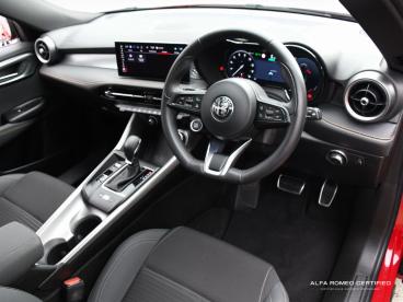 ALFA ROMEO CERTIFIED Alfa Romeo Tonale 1.5 Vgt Mhev Sprint Dct Euro 6 5dr Used Car - Suv Hybrid Red - Nuneaton - 493208_3