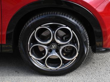 ALFA ROMEO CERTIFIED Alfa Romeo Tonale 1.5 Vgt Mhev Sprint Dct Euro 6 5dr Used Car - Suv Hybrid Red - Nuneaton - 493208_4