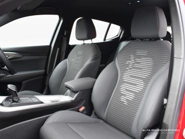 ALFA ROMEO CERTIFIED Alfa Romeo Tonale 1.5 Vgt Mhev Sprint Dct Euro 6 5dr Used Car - Suv Hybrid Red - Nuneaton - 493208_5